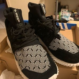 Adidas tubular doom